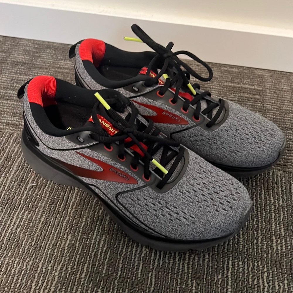 Like New Mens Brooks Transmit 3